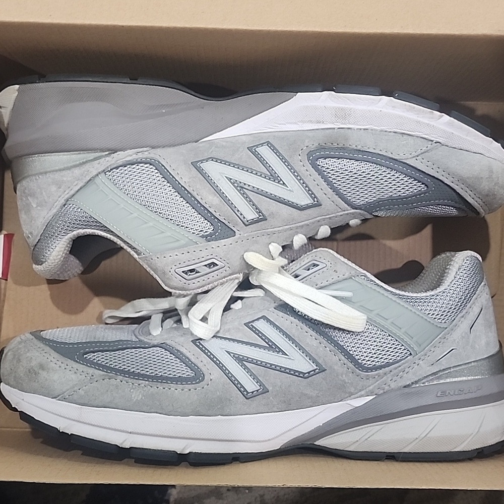 New Balance Mens Gray and White Sneakers